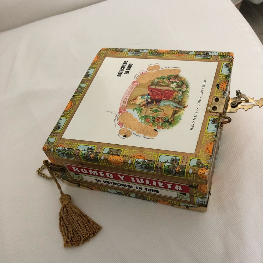 Cigar box purse
